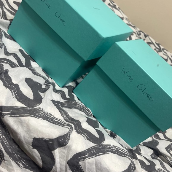 Two large Tiffany & Co Perfect for stylish storage/decor - Picture 4 of 4